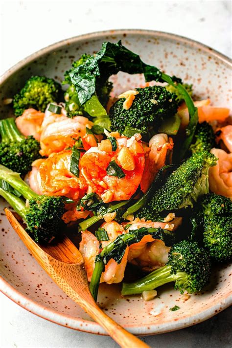 Chinese Shrimp And Broccoli Stir Fry With Garlic Sauce