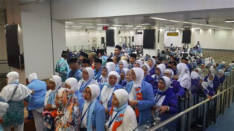 Jemaah Calon Haji Indonesia Kloter Pertama Tiba Di Madinah Ada 393