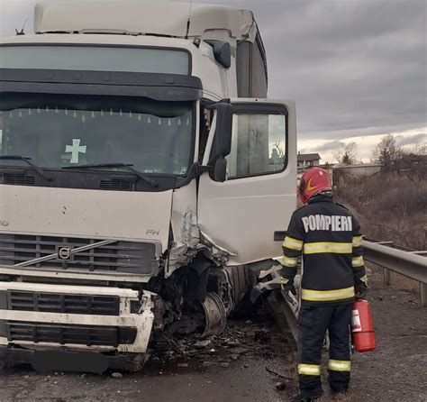 Foto Impact Puternic Ntre Un Tir I Dou Autoturisme Pe Dn La