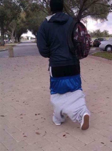 Ridiculously Stupid Saggy Pants Trend (40 photos) | KLYKER.COM