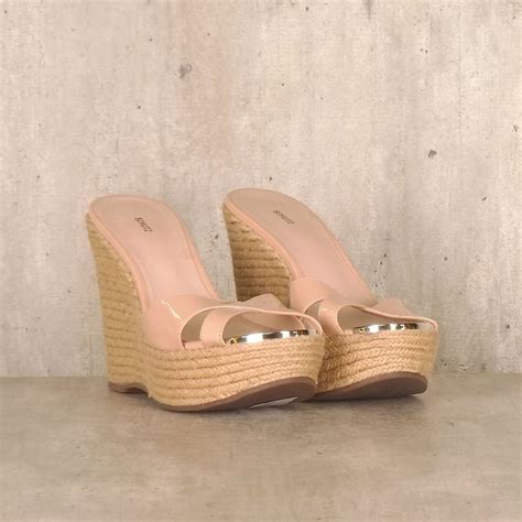 Sandália Nude Envernizada Schutz Sandália Feminina Schutz Usado enjoei