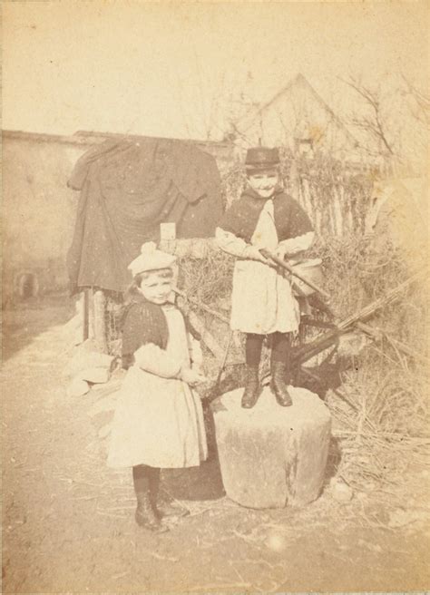 Les Sables Rouges Deux Enfants Dans La Cour Auguste Delaherche