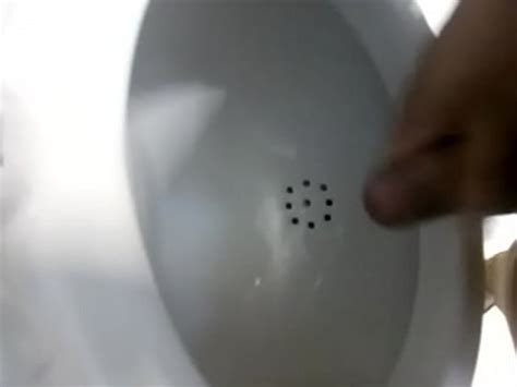 tesão no banheiro do mercado XVIDEOS