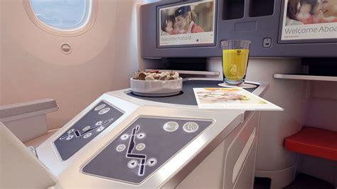 Photos: Royal Jordanian Boeing 787 Dreamliner interior cabin business ...