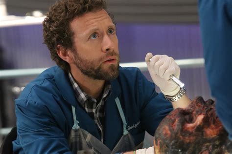 Bones Mega Buzz: Will Hodgins Ever Be Able to Walk Again? - TV Guide