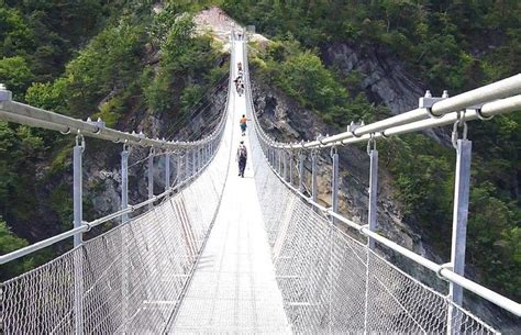 La Passerelle Himalayenne Reliant Saint Maurice De Lignon Grazac Sera