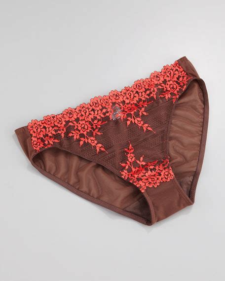 Wacoal Embrace Lace Bikini Briefs Cocoa Coral