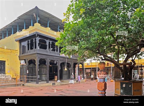 22 09 2012 Saint Eknath Samadhi Mandirstemple Old Wooden Entrance