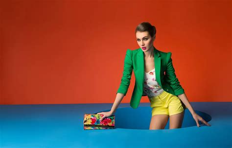 Обои girl hot sexy fashion eyes smile beautiful figure на