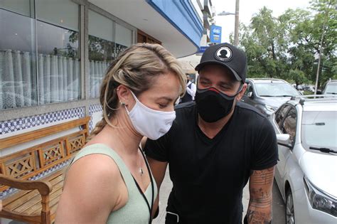 Gazetaweb Paola Oliveira E Diogo Nogueira Almo Am Juntos No Rio De