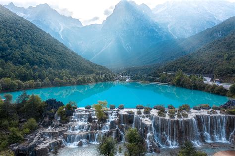 Lijiang Jade Dragon Snow Mountain Blue Moon Valley Scenic Area Picture