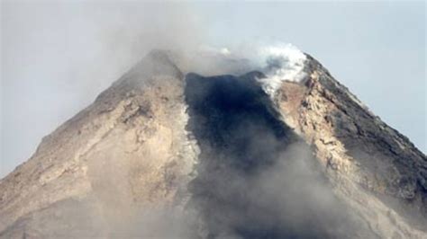 Vulkan Mayon Vor Dem Ausbruch Oe24 At