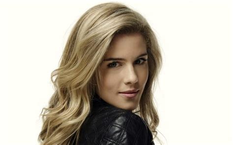 Emily Bett Rickards Actress Women Blonde Celebrity Simple