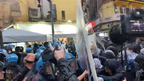 VIDEO G7 Difesa A Napoli Scontri E Lacrimogeni Un Migliaio In Corteo