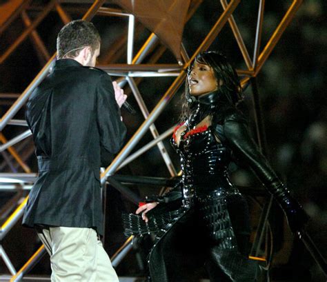 On This Day Feb 1 Janet Jackson Justin Timberlake Have Wardrobe Malfunction At Super Bowl