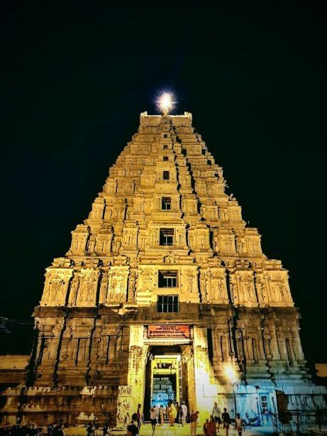 Virupaksha Temple, Hampi - Timing, History & Photos