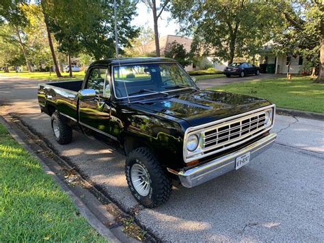 1975 Dodge Ram Van