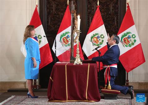 Mandataria Peruana Toma Juramento A Abogado Gustavo Adrianz N Como