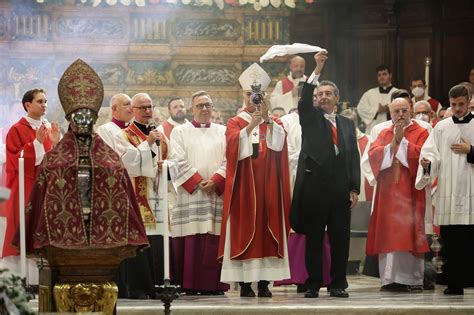 Napoli Si Ripetuto Il Prodigio Del Miracolo Di San Gennaro