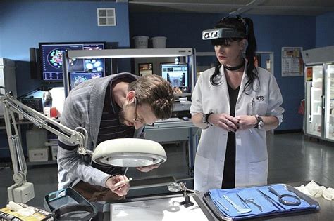 'NCIS'-'NCIS: New Orleans' Crossover Episodes Produce Lab-Tech Nerd Summit