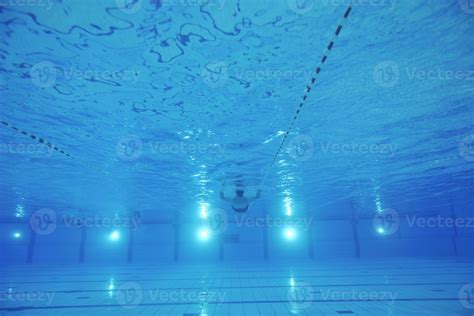 swimming pool underwater 10670712 Stock Photo at Vecteezy