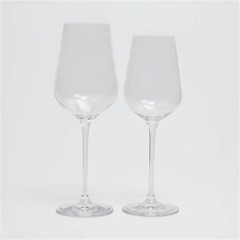 Rent Classic Red Wine Glass