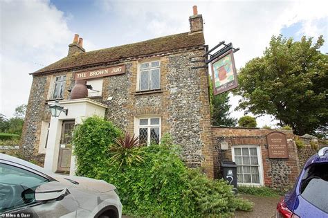 Tracey Emin Buys Haunted Th Century Pub Near Kent Home For K