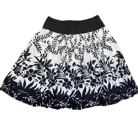 Molly Maxx Skirts Molly Maxx Womens Petite Floral Pleated Black