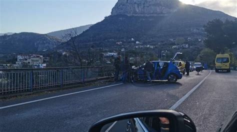 Piano Di Sorrento Incidente Al Bivio Di Mortora Poco Dopo Passato Bus