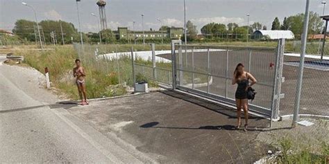 Google Maps Captures Prostitutes On The Streets 22 Pics Izismile