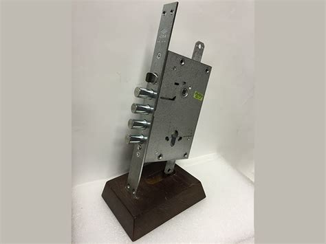 Купить замок врезной цилиндровый с защелкой Cisa 56.535.48.0 в магазине ...