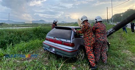 Video Lelaki Maut Kereta Terbabas Langgar Tiang Elektrik Buletin