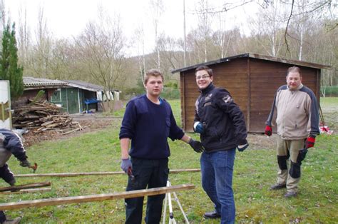 Aufräumaktion auf dem Platz aufräumaktion auf dem platz Fotos