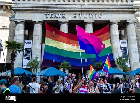 de junio Varsovia Polonia El desfile de orgullo gay más grande de Europa central tuvo
