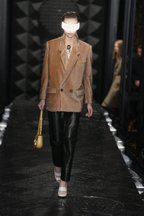 PFW Louis Vuitton si illumina di semplicità Montenapo Daily