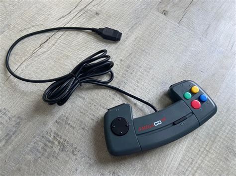 Amiga CD32 Controller / Pad / Joypad - Retro32