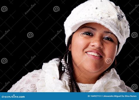 Retrato De Una Sonrisa Latina Joven De La Mujer Imagen De Archivo Imagen De Aislado Adulto