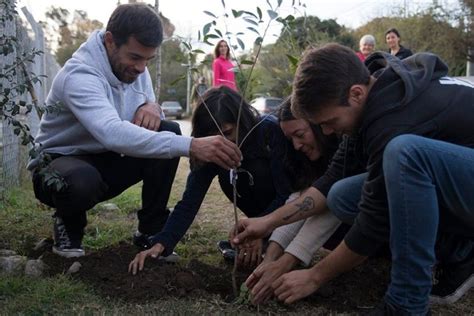 Los Aromos Nelson S Nchez Y Un Cierre De Campa A Diferente