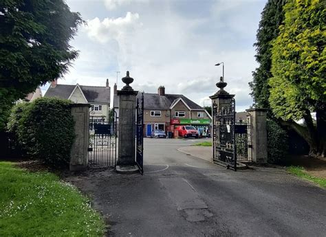 Gates At Broomleys Cemetery In Coalville Mat Fascione Cc By Sa