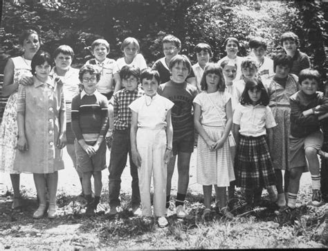 Photo de classe CM1 CM2 1981 1982 de 1981 école Louis Pergeaud