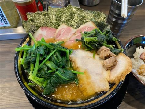 『チャーシューメン3枚 のりバラトントロ純生ほうれん草 カタオオ』家系ラーメン がくのレビュー ラーメンデータベース