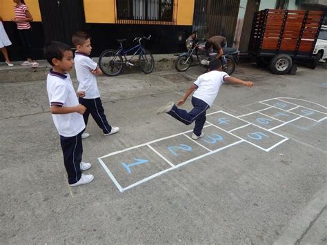 Rayuela Juego Tradicional Ecuador Juegos Tradicionales Por Eugenia