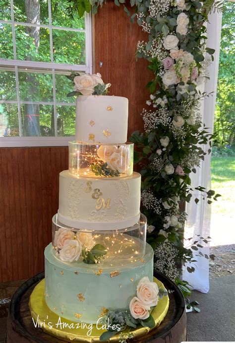 Rustic Romantic Wedding Cake With Acrylic Separators And Real Roses