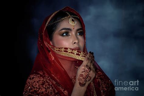 Close Up. Traditional Indian Woman by Suppasit Chukittikun