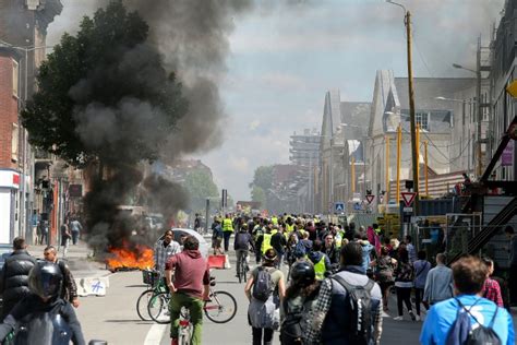 Coletes amarelos fazem 28º sábado de protestos na França ISTOÉ