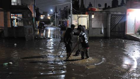 Afectados Por Inundaciones En Chalco Y Cuautitlán Pasan La Noche En Albergues N