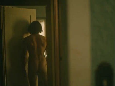 WALKS NAKED BY FRIEND ThisVid