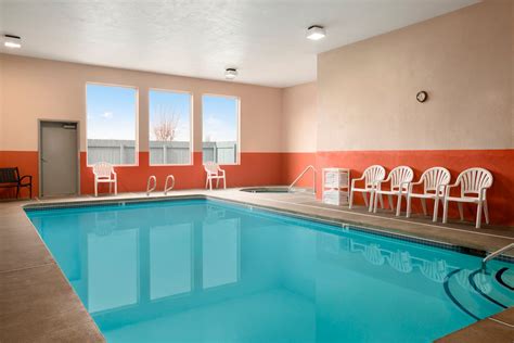 Super 8 by Wyndham Bellingham Airport/Ferndale | Ferndale, WA Hotels