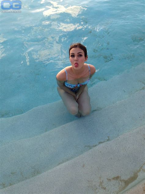 Victoria Justice Nude Pictures Photos Playboy Naked Topless Fappening