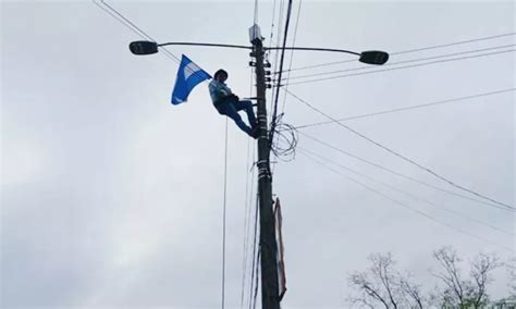 Protesta En Las Alturas Exempleado De La ENEE Exige Reintegro Desde Un